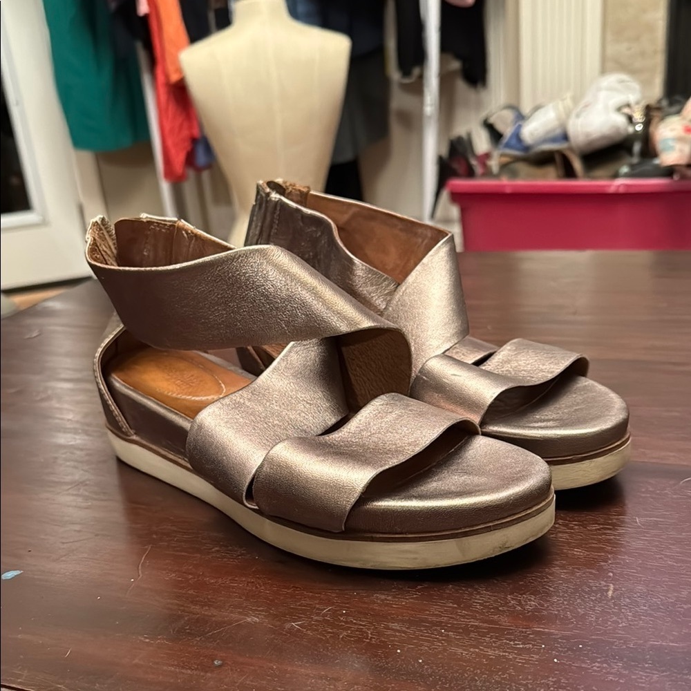 Bussola Potsdam Pauline soft, metallic, white gold, leather sandals size 41
